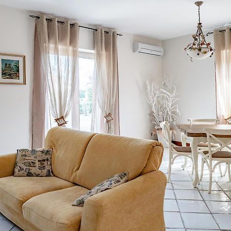 צ'יסטרנה די לטינה Villa Laura מראה חיצוני תמונה