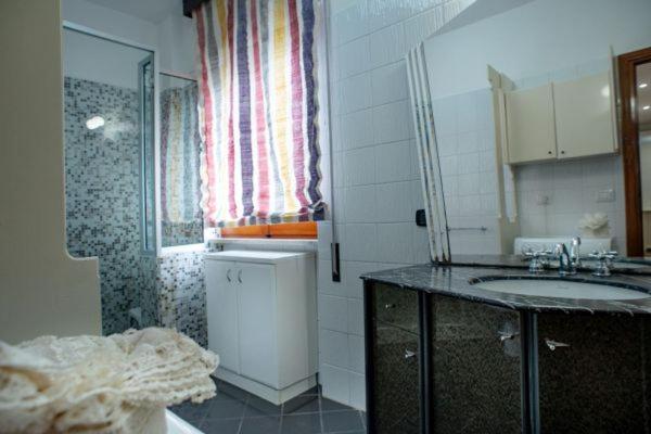 צ'יסטרנה די לטינה Villa Laura מראה חיצוני תמונה