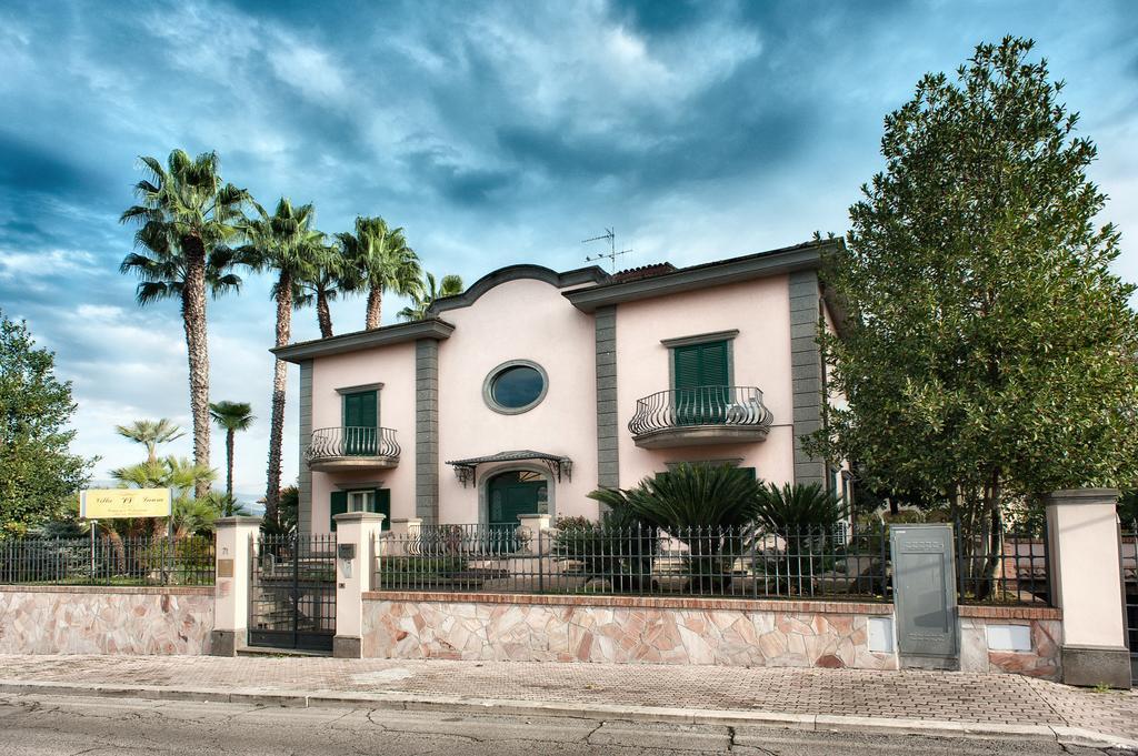 צ'יסטרנה די לטינה Villa Laura מראה חיצוני תמונה