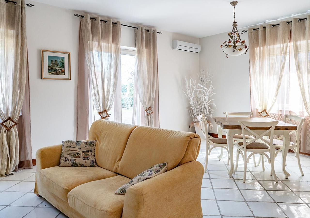 צ'יסטרנה די לטינה Villa Laura מראה חיצוני תמונה