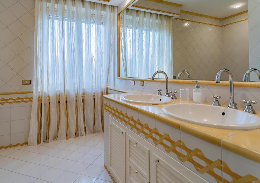 צ'יסטרנה די לטינה Villa Laura מראה חיצוני תמונה